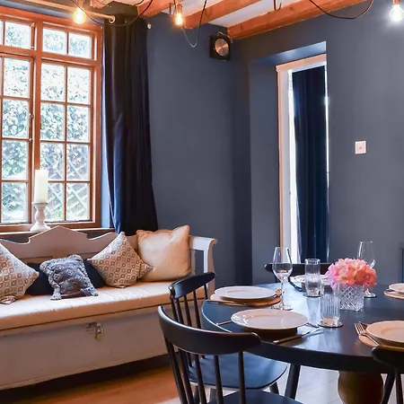 Warrington Mews-uk48821 Holiday home