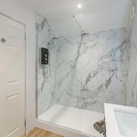 Warrington Mews-uk48821 Holiday home *
