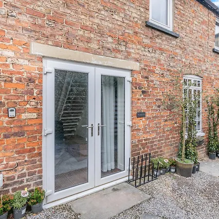 Warrington Mews-uk48821 Thornton Dale